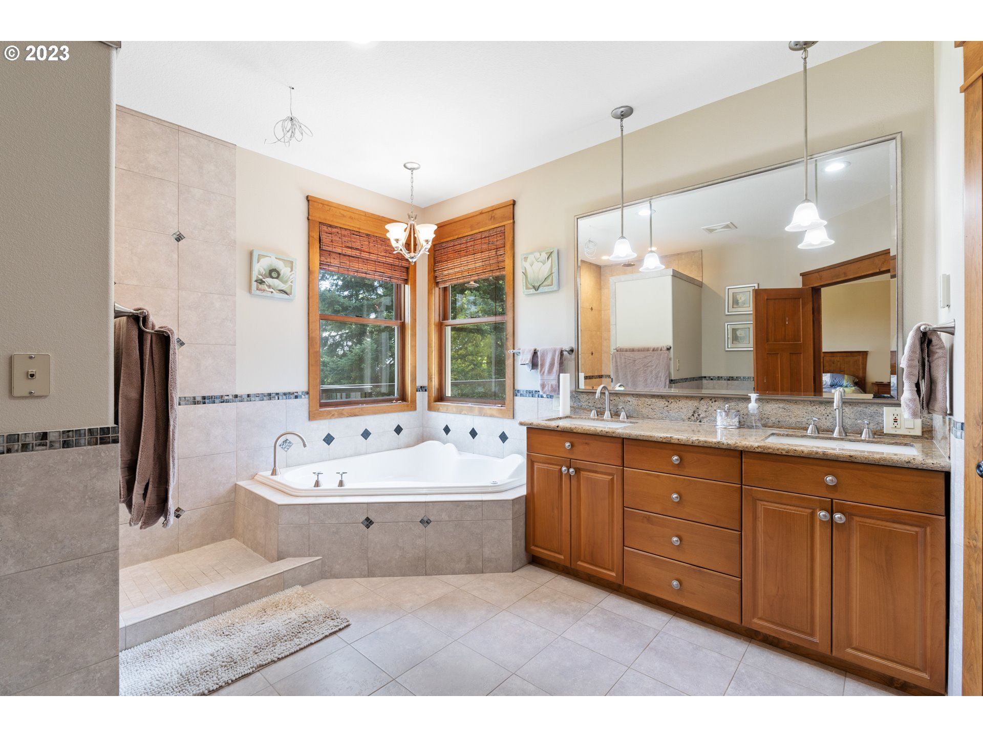 10534 SE VRADENBURG RD, Happy Valley, OR, 97086