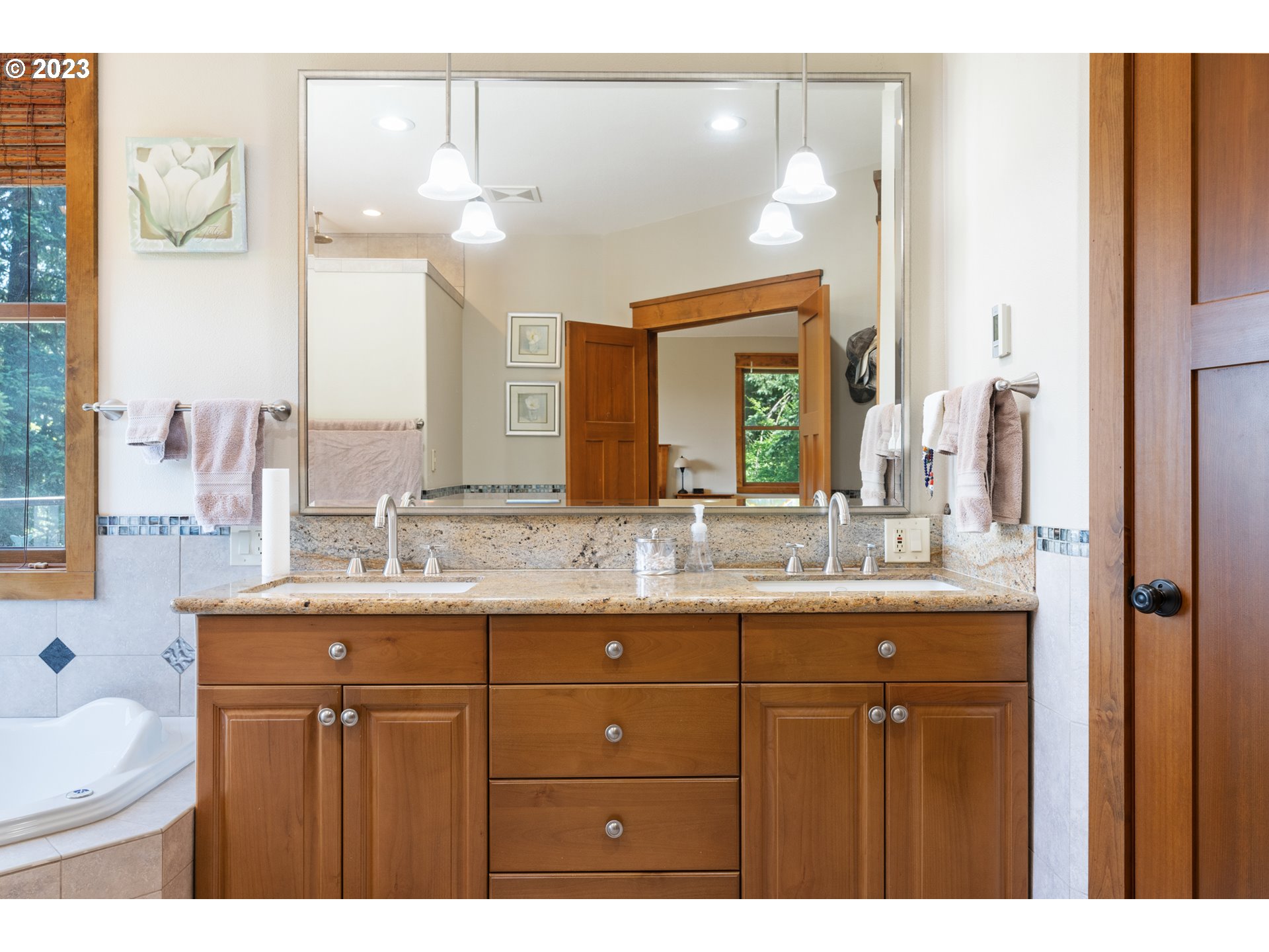 10534 SE VRADENBURG RD, Happy Valley, OR, 97086