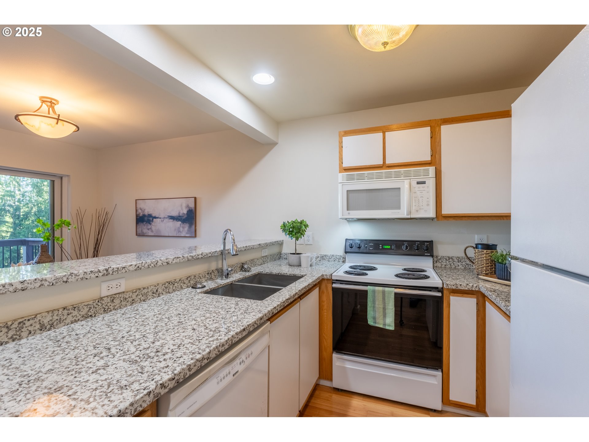 Photo #5: 791983459 Listing 