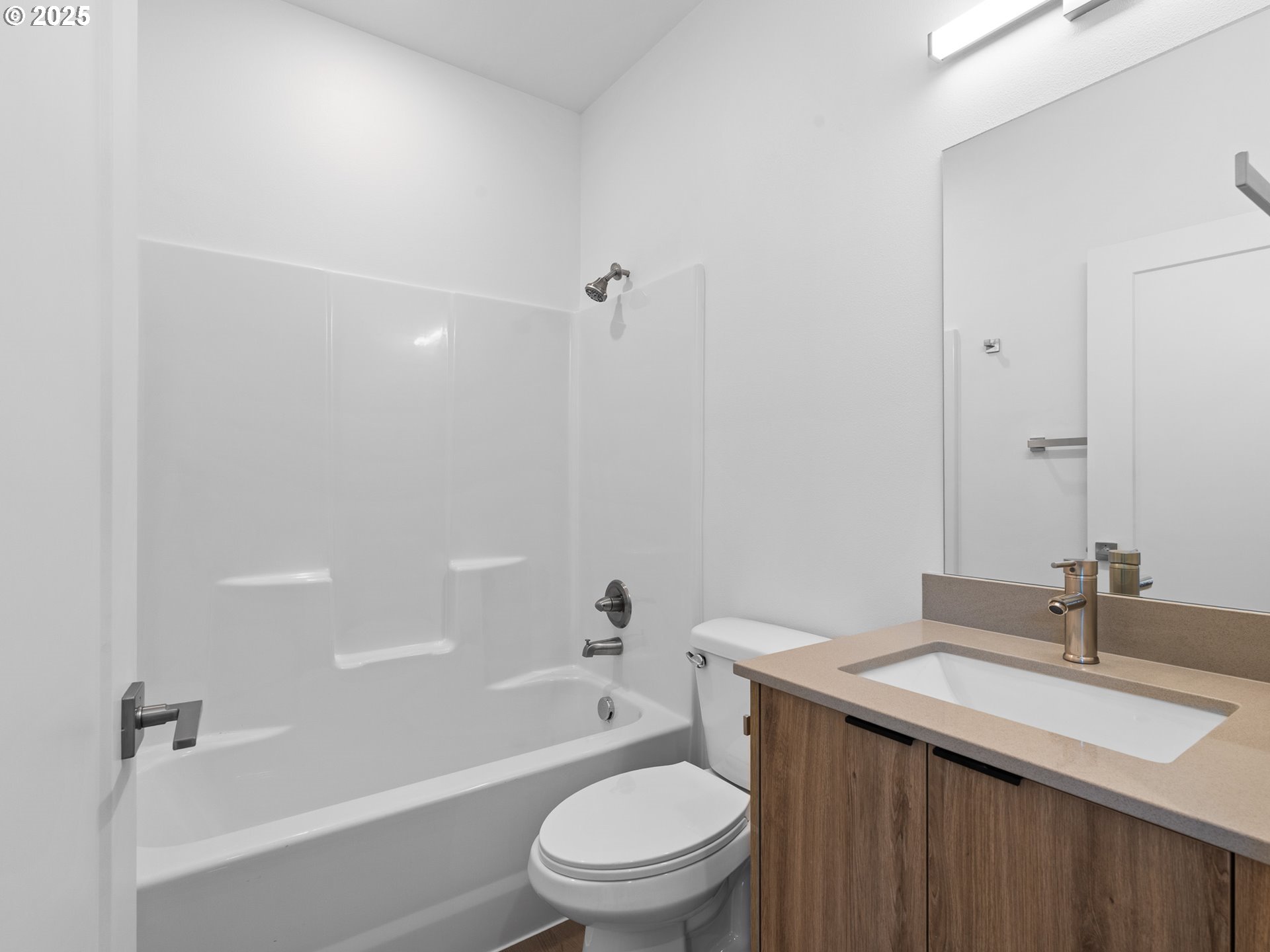 2425 NE Alberta ST, Portland, OR, 97211