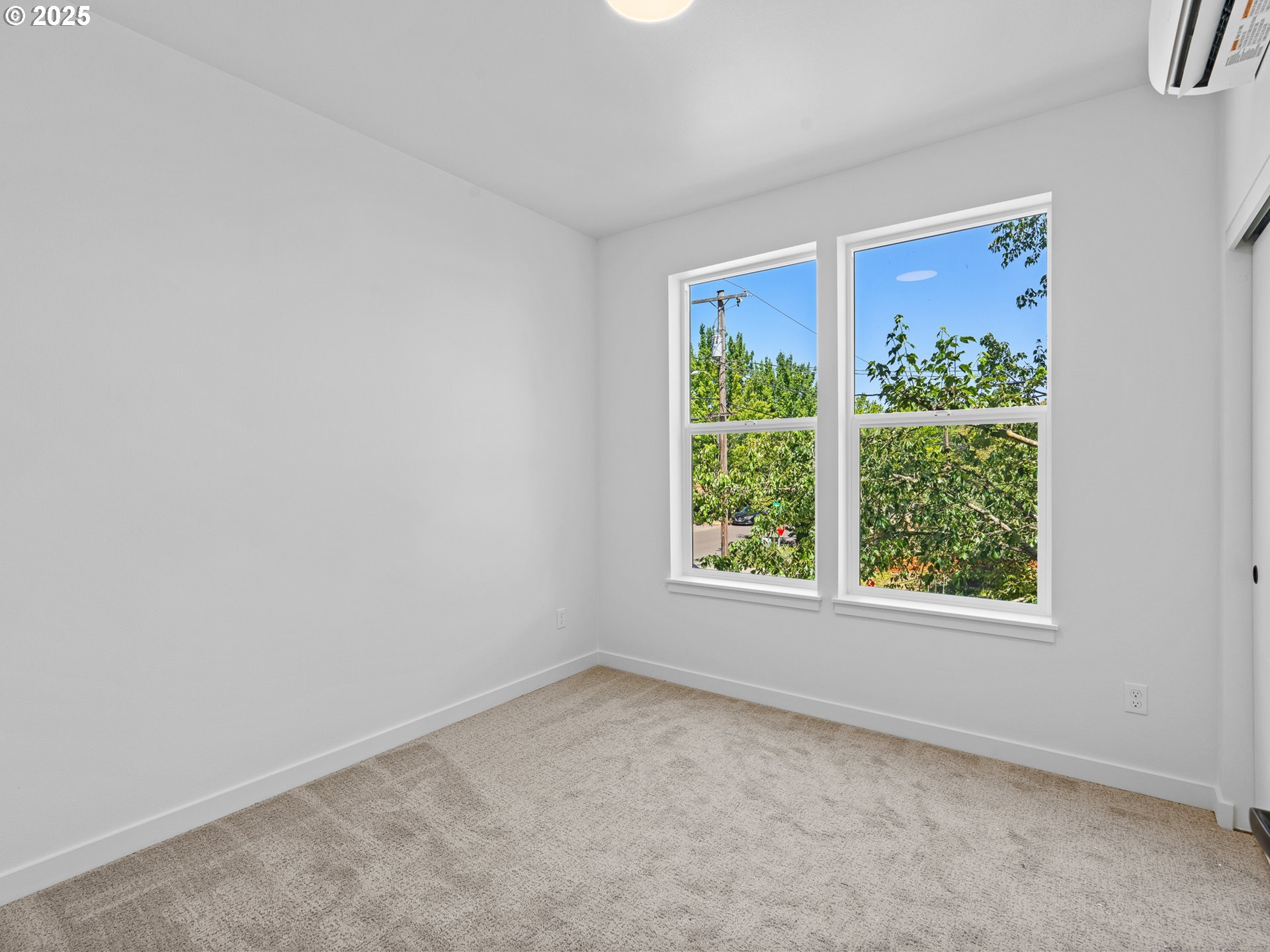 2425 NE Alberta ST, Portland, OR, 97211