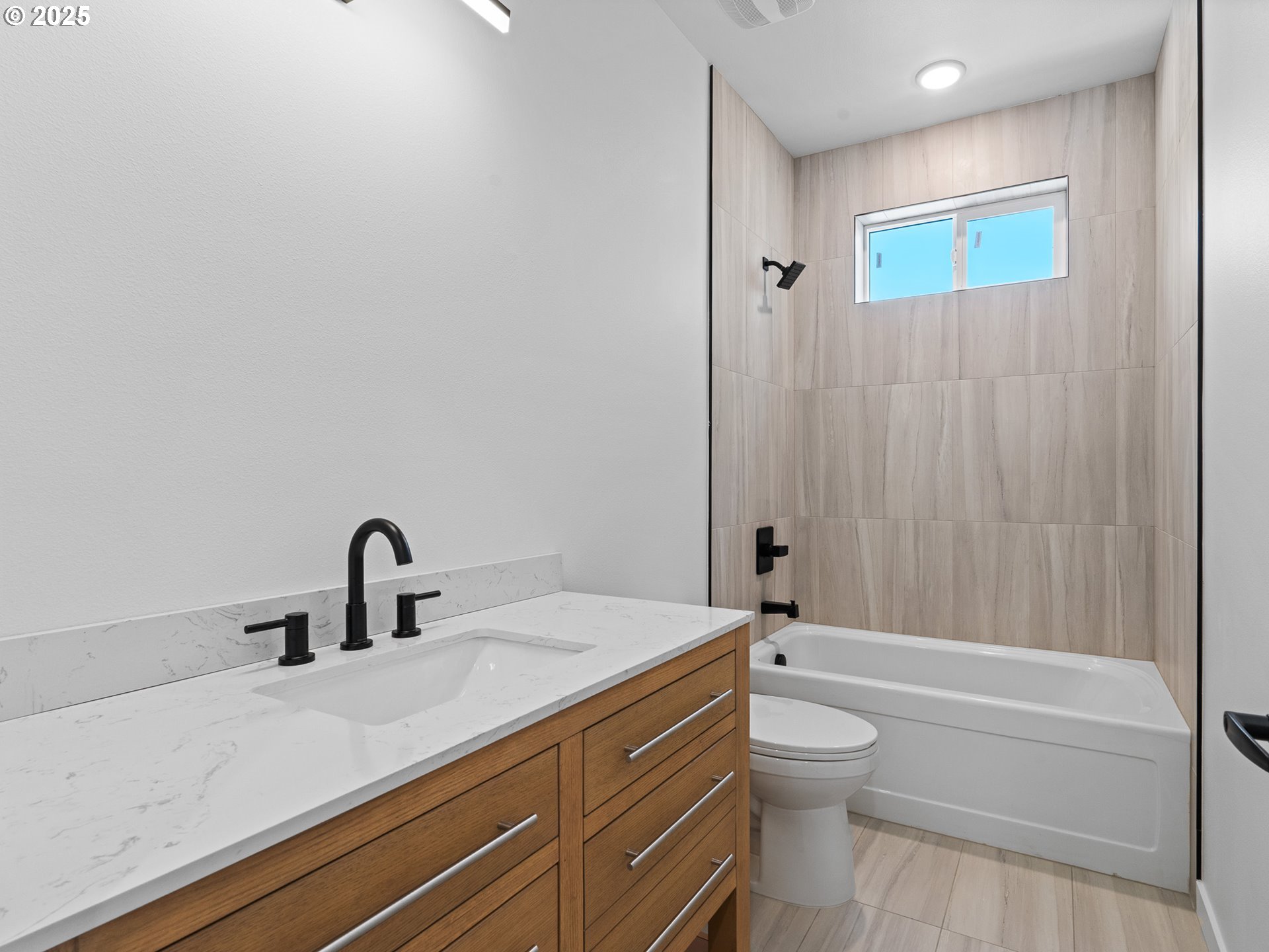 2425 NE Alberta ST, Portland, OR, 97211