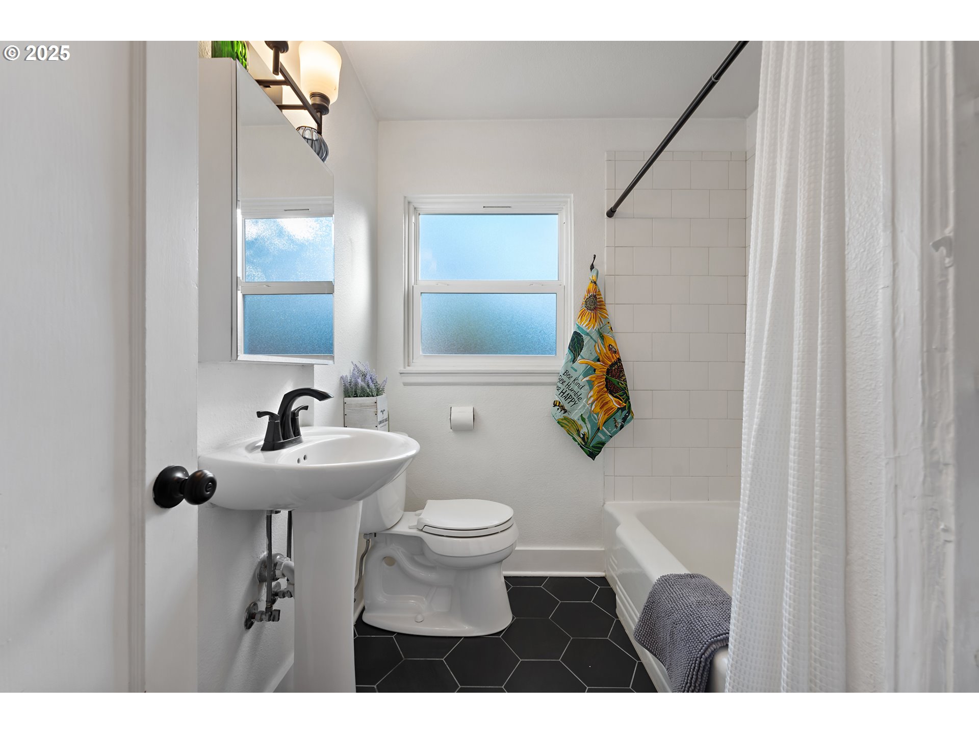 Photo #5: 792958724 Listing 