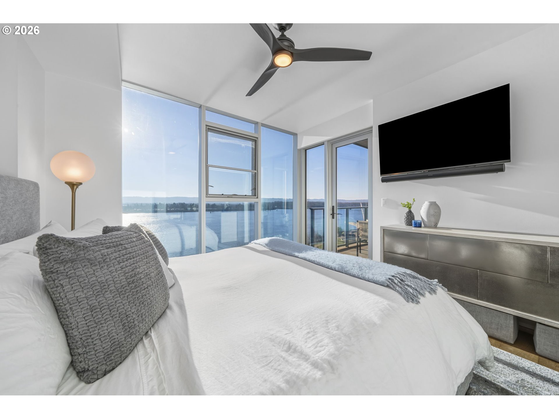 590 WATERFRONT WAY, Vancouver, 2 Bedrooms Bedrooms, ,2 BathroomsBathrooms,Residential,For Sale,WATERFRONT,0,799927952