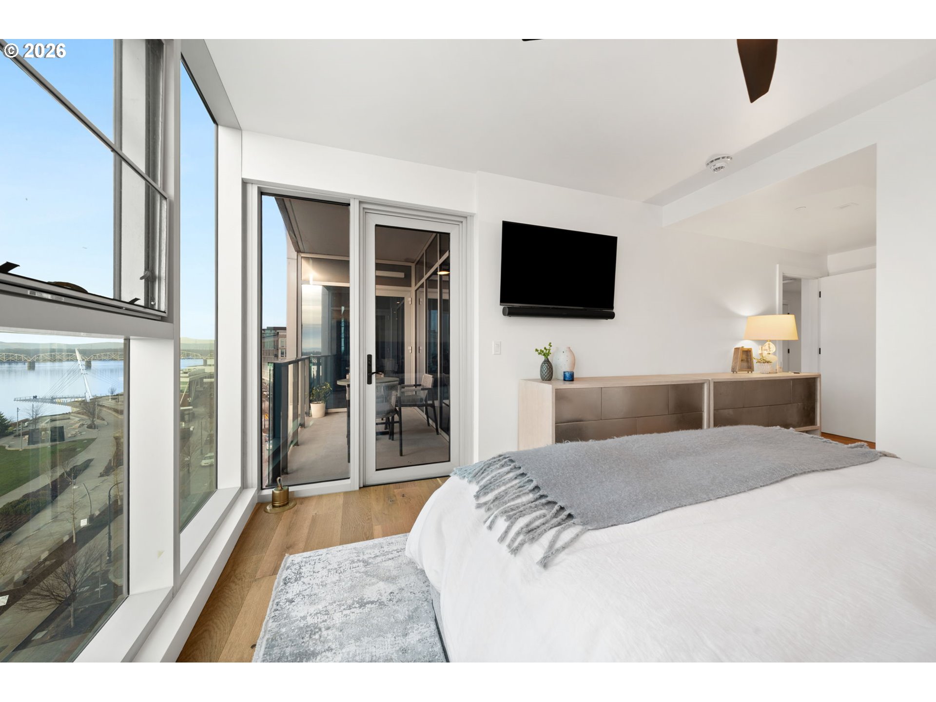 590 WATERFRONT WAY, Vancouver, 2 Bedrooms Bedrooms, ,2 BathroomsBathrooms,Residential,For Sale,WATERFRONT,0,799927952