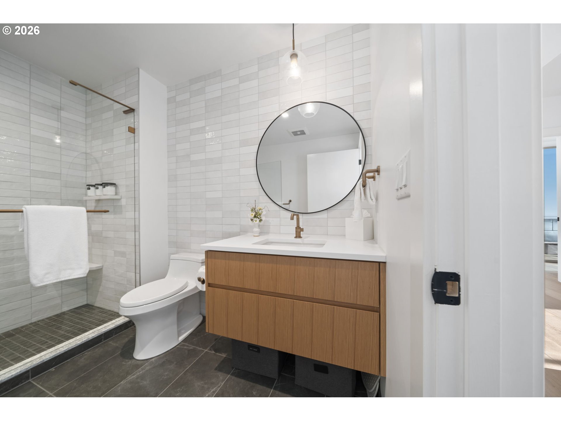 590 WATERFRONT WAY, Vancouver, 2 Bedrooms Bedrooms, ,2 BathroomsBathrooms,Residential,For Sale,WATERFRONT,0,799927952