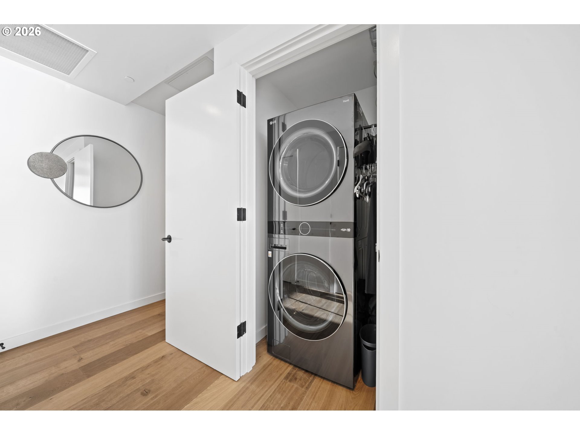 590 WATERFRONT WAY, Vancouver, 2 Bedrooms Bedrooms, ,2 BathroomsBathrooms,Residential,For Sale,WATERFRONT,0,799927952