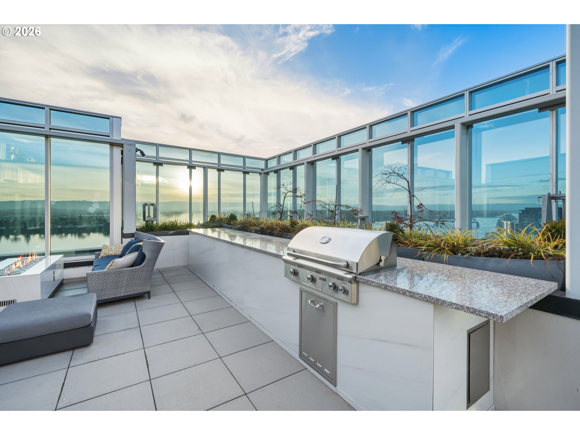 590 WATERFRONT WAY, Vancouver, 2 Bedrooms Bedrooms, ,2 BathroomsBathrooms,Residential,For Sale,WATERFRONT,0,799927952