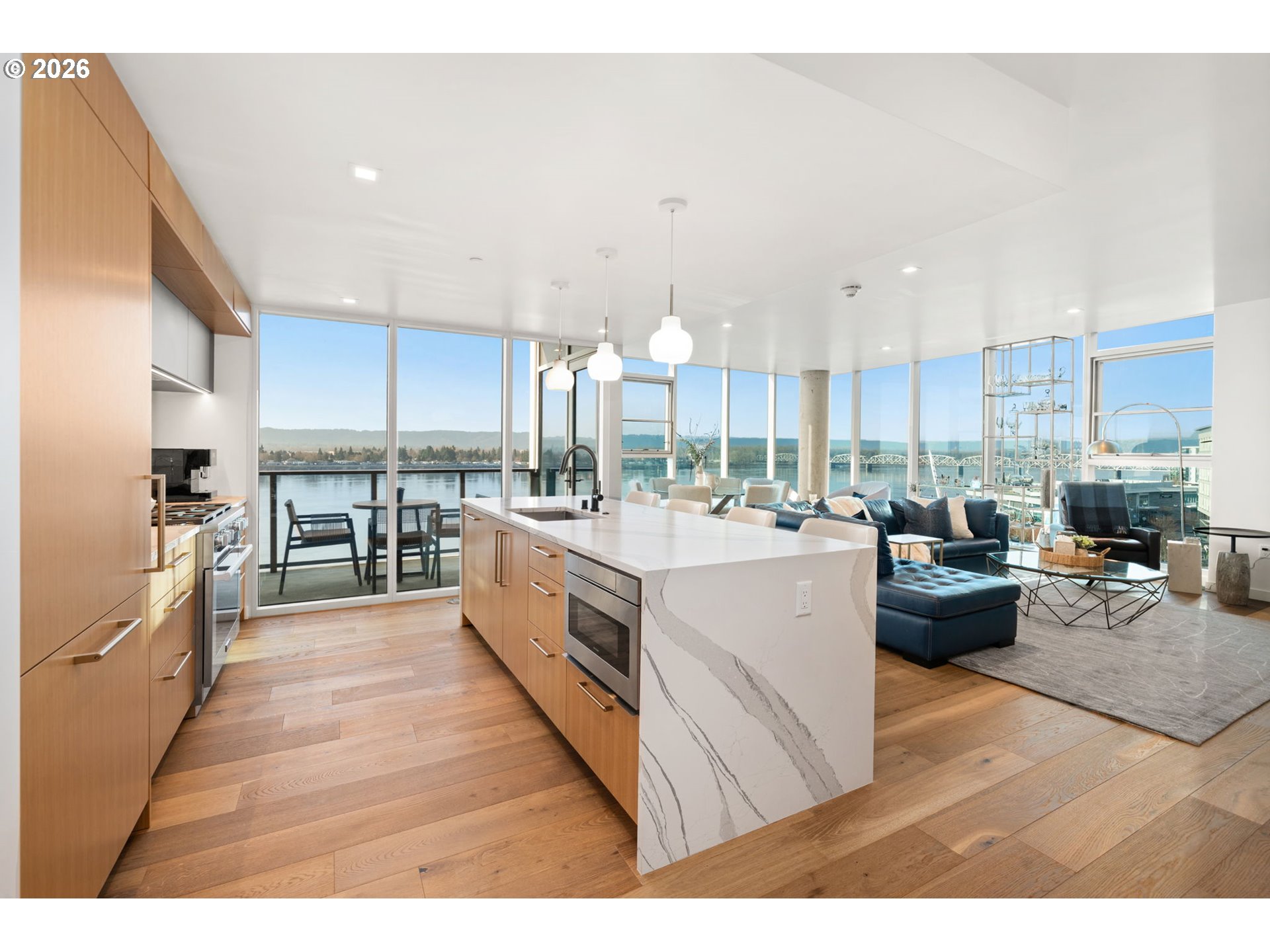 590 WATERFRONT WAY, Vancouver, 2 Bedrooms Bedrooms, ,2 BathroomsBathrooms,Residential,For Sale,WATERFRONT,0,799927952